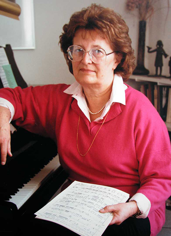 Eva Schorr am Klavier
